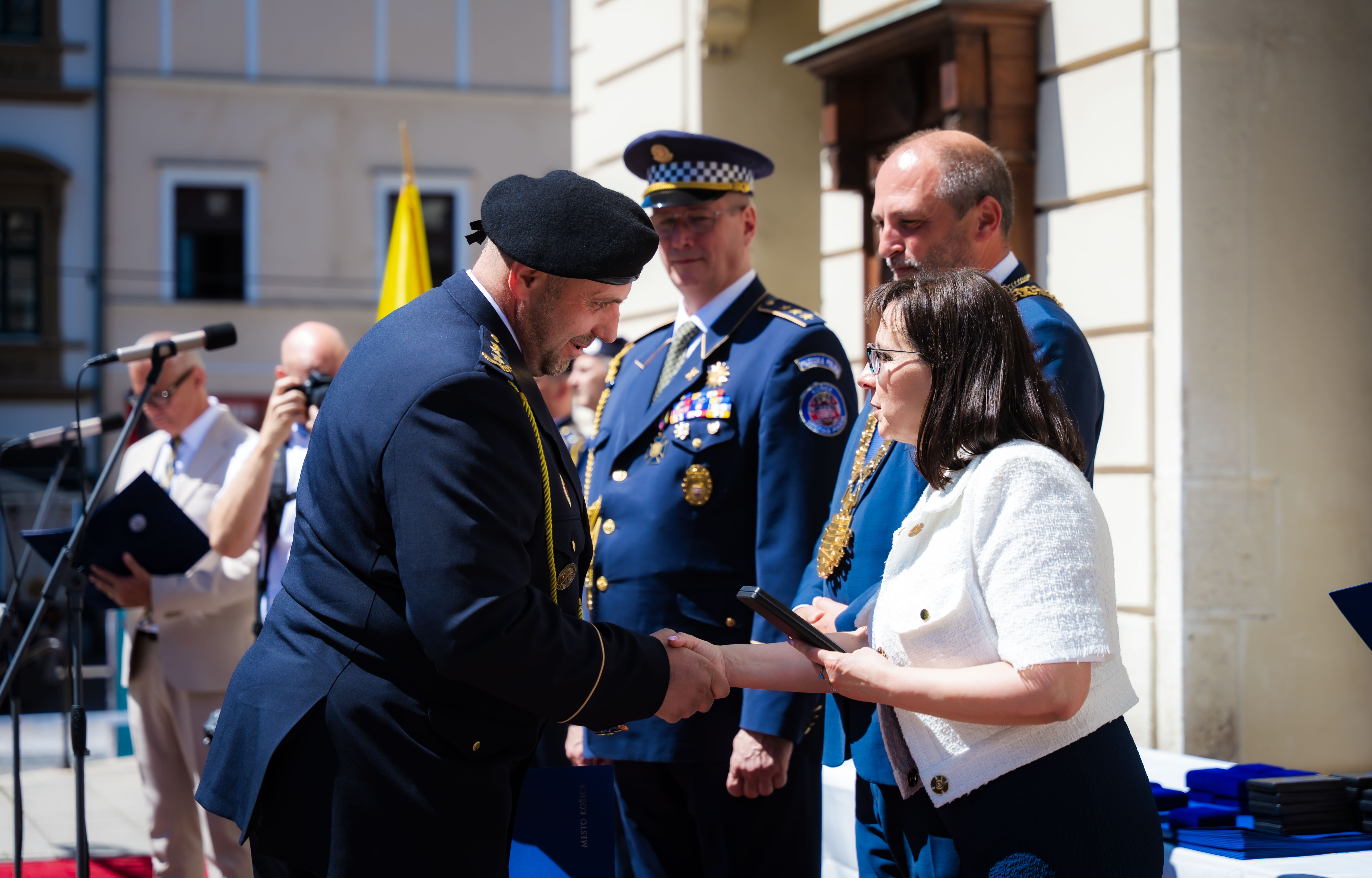 Slavnostne ocenovanie prislusnikov Mestskej policie mesta Kosice -1-48